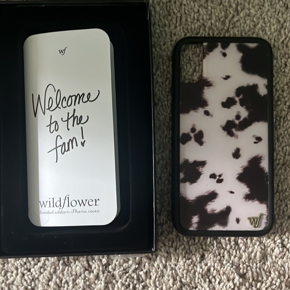 wildflower cow print iphone x/xs case - Picture 2 of 2